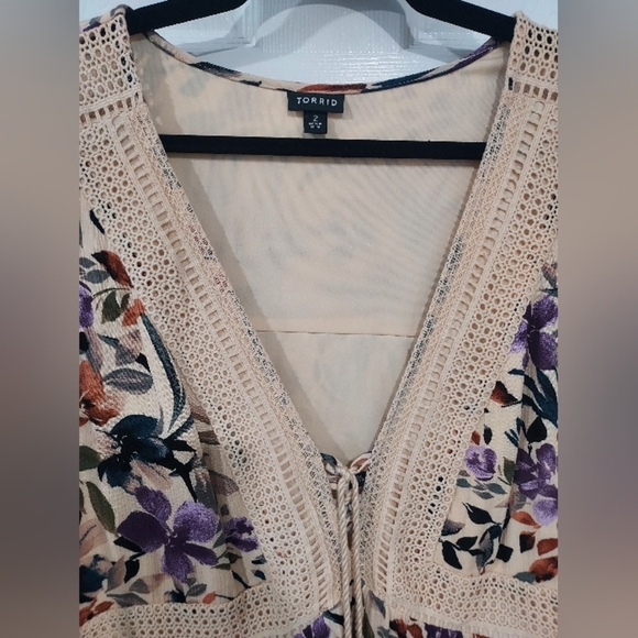 Torrid Ivory Floral Mini Gauze Lace-Up Skater Dress in Size 2 / 18-20 - Picture 4 of 16
